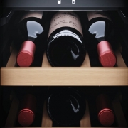 Dometic C46B, Weink�hlschrank mit zwei Zonen, 46 Flaschen, Edelstahl und Schwarz, EEK: G