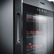 Dometic C75F, Weink�hlschrank freistehend, eine Zone, 75 Flaschen, Edelstahl und Schwarz, EEK: G