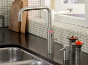 Quooker Fusion Square, PRO3-VAQ und Cube, Edelstahl massiv, 3FSRVSCUBE